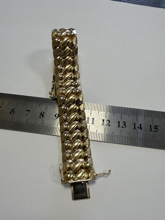 Златна гривна 35.6гр 18/750 карата