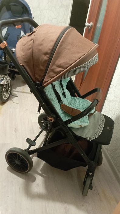 Продам прогулочную коляску в хорошем состоянии