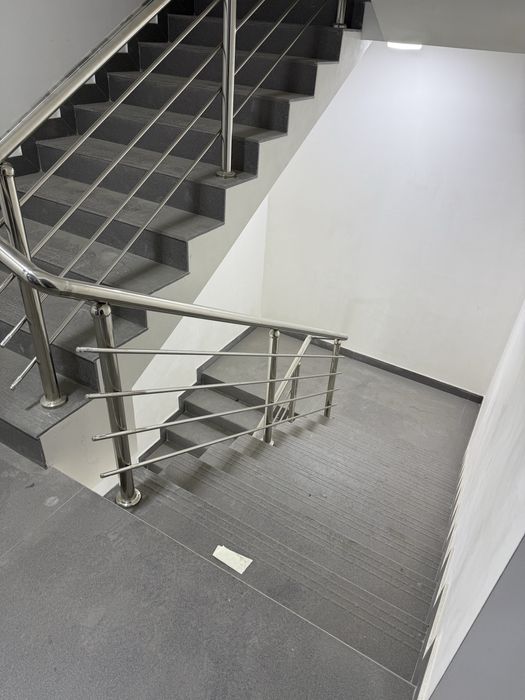 АРЕНДА кадшва бозар факат 2 етаж колди 340 кв