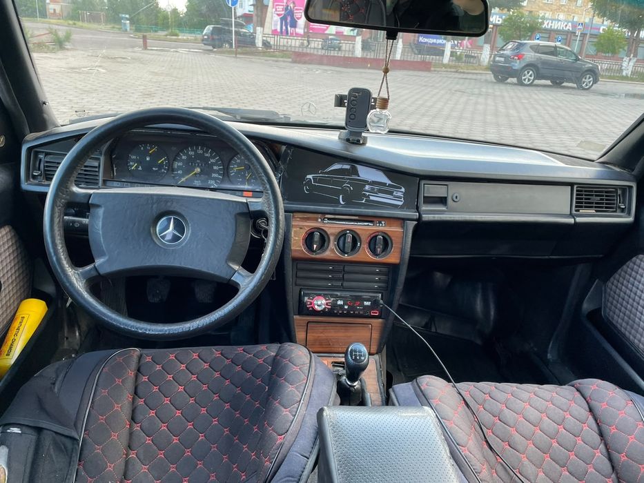 Продам автомобиль Мерседес Бенс 190
