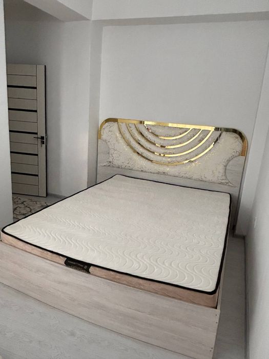 Spalni kravat sotiladi