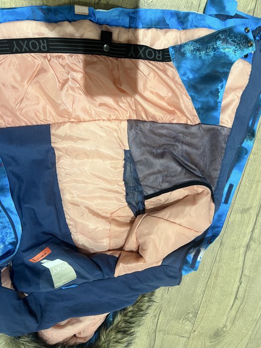 Продам куртку детскую