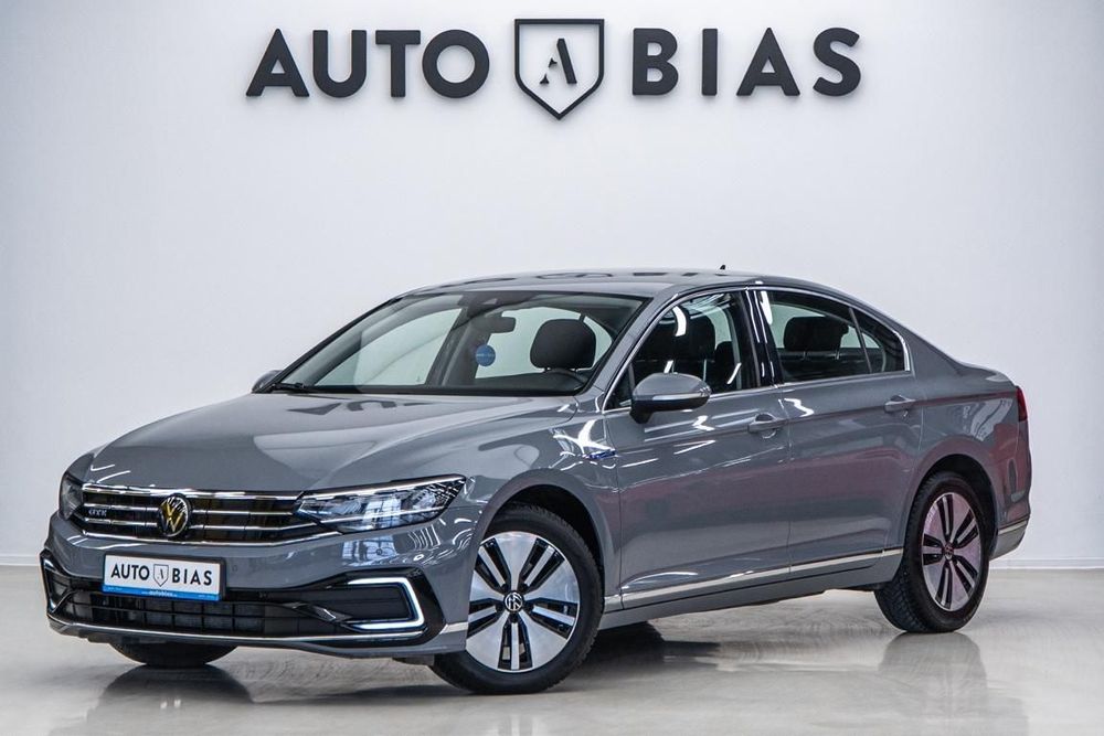 Volkswagen Passat Led/Hibrid/ACC/CarPlay/AndroidAuto/Tva/Leasing - Rate FARA AVANS