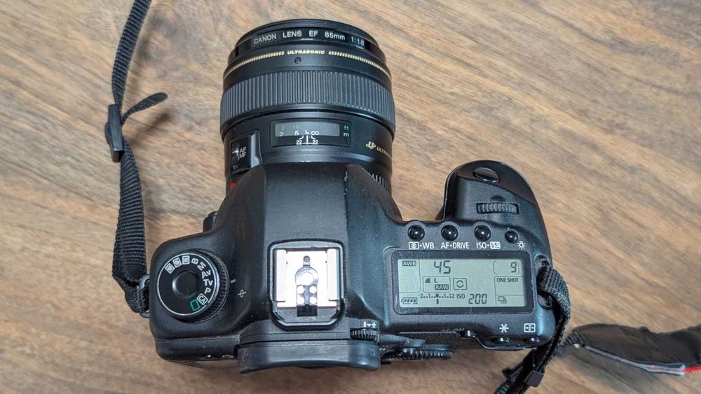 Canon 5D Mark II + Canon EF 85mm f/1.8 USM + TTL светкавица + Аксесоари