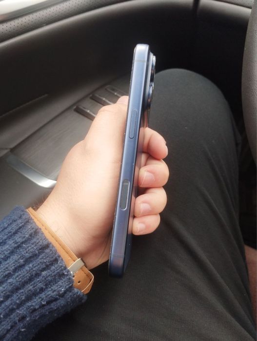 Продам iphone 17pro 256 gb e-sim