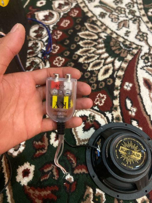Mashina uchun audio sestema tesla manitorgayam ulasa boladi