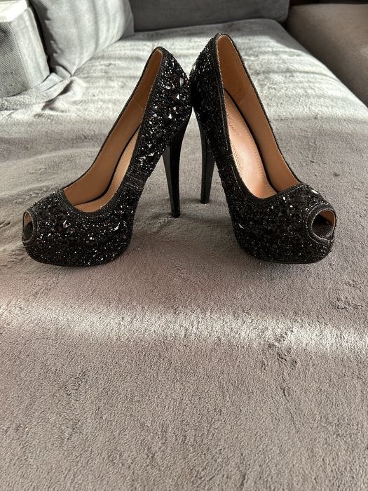 Официални обувки на висок ток