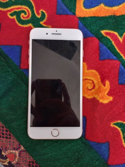 iPhone 8 plus в хорошем состоянии