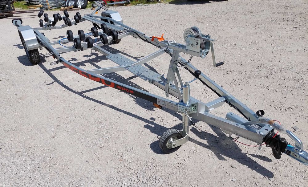 Колесар за лодка до 650см Respo 1800V661L209