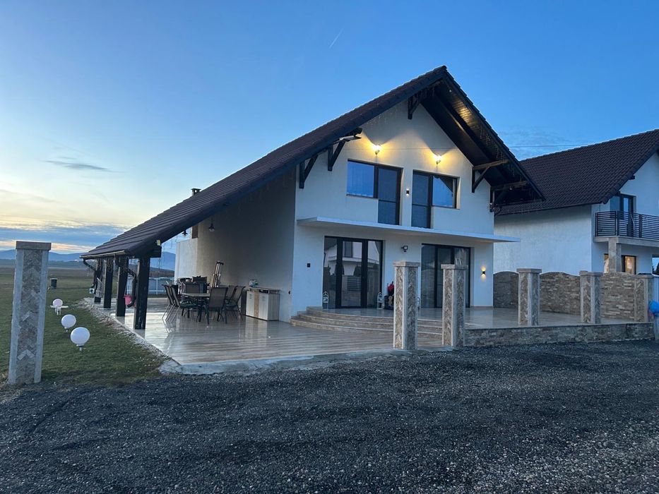 Casa de vanzare in simeira!