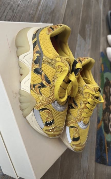 Versace adidasi dama 37