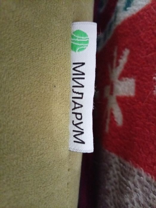 Продам диван раскладной с подушками