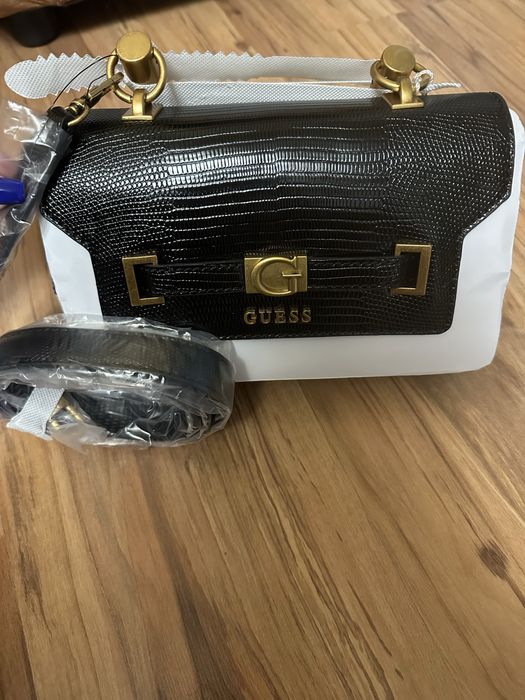 Дамски чанти guess