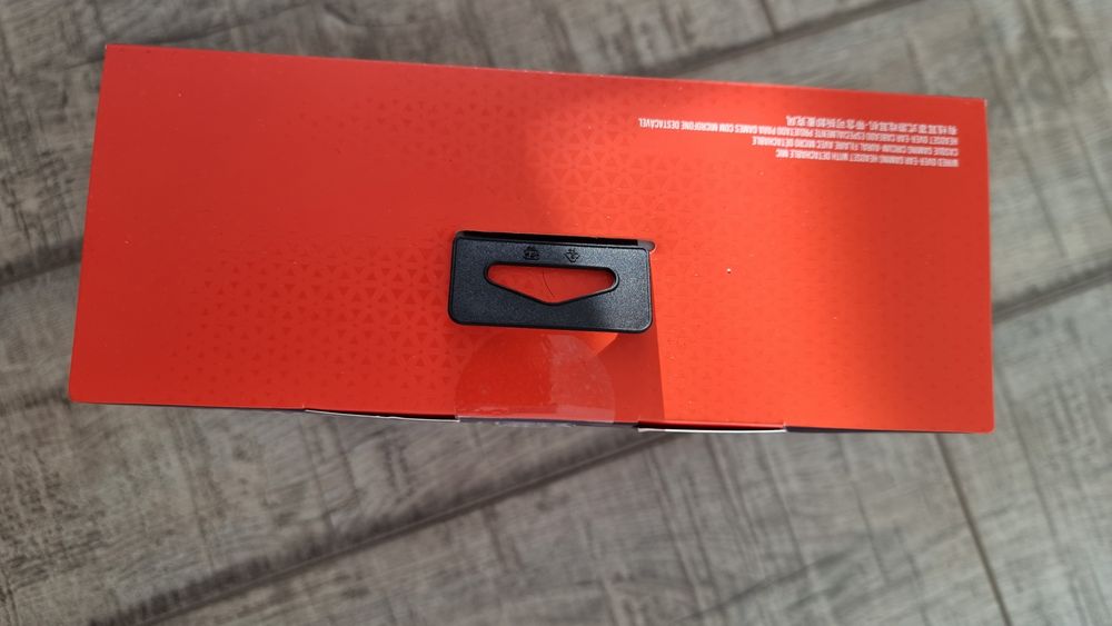 Vând casti JBL Quantum 100