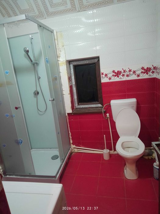 Închiriez apartament cu 2 camere