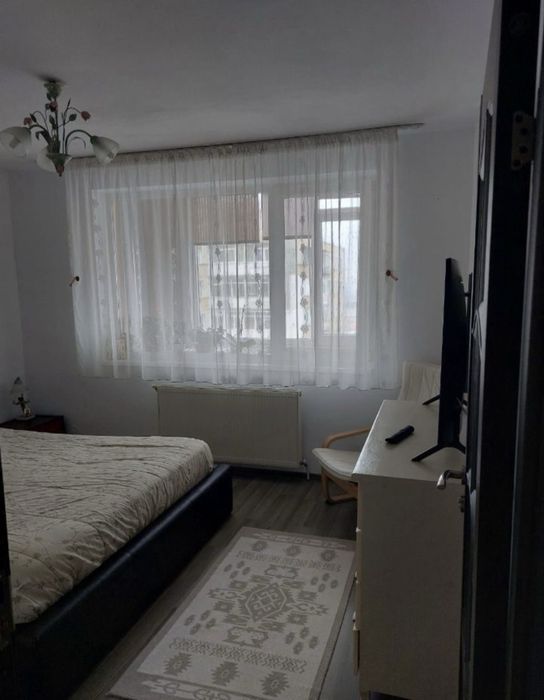 Vand apartament zona Precista!