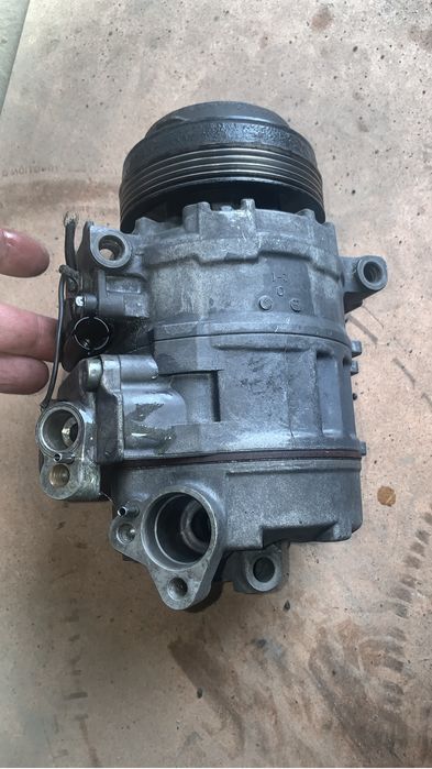 Продам компрессор кандицыонера на БМВ орегинал