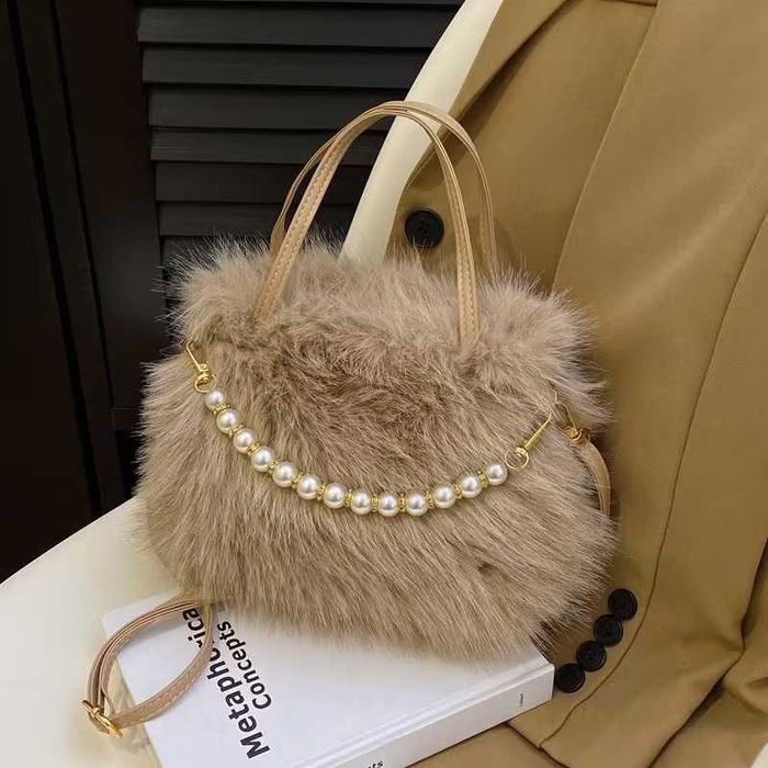 Дамска пухена чанта