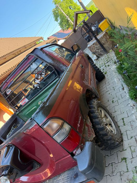 Toyota landcruser j90.