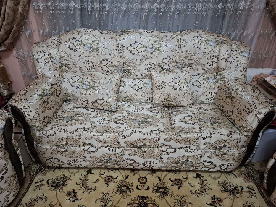 Divan kreslo sotiladi