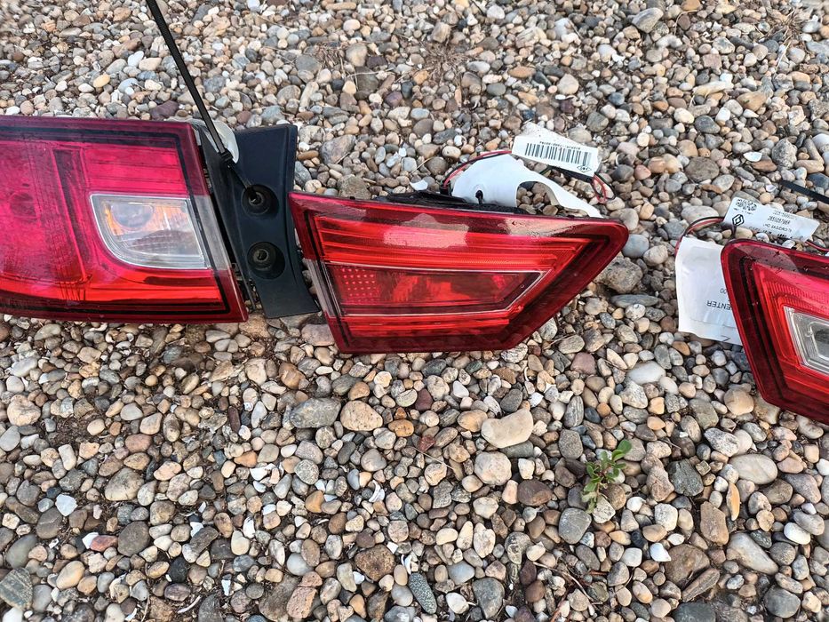 ляв и десен вътрешен  външен стоп за рено клио 4 12-20 RENAULT CLIO IV