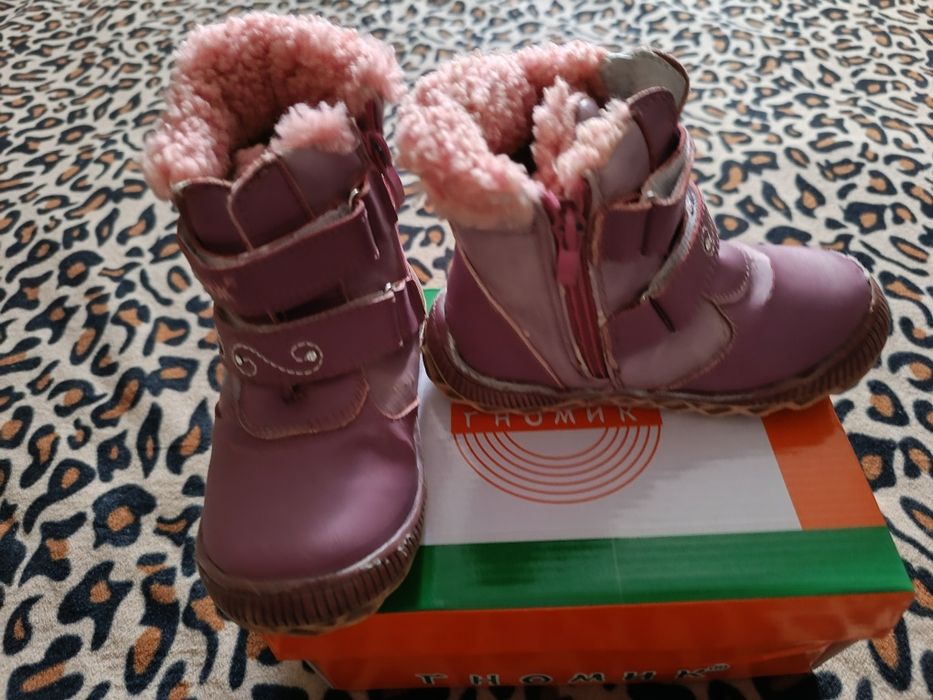 Продам зимние  сапожки для девочки!