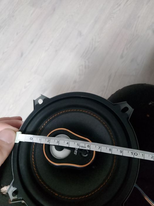 Продам динамики в авто