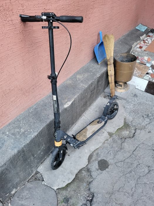 Продам самокат в хорошем состоянии!