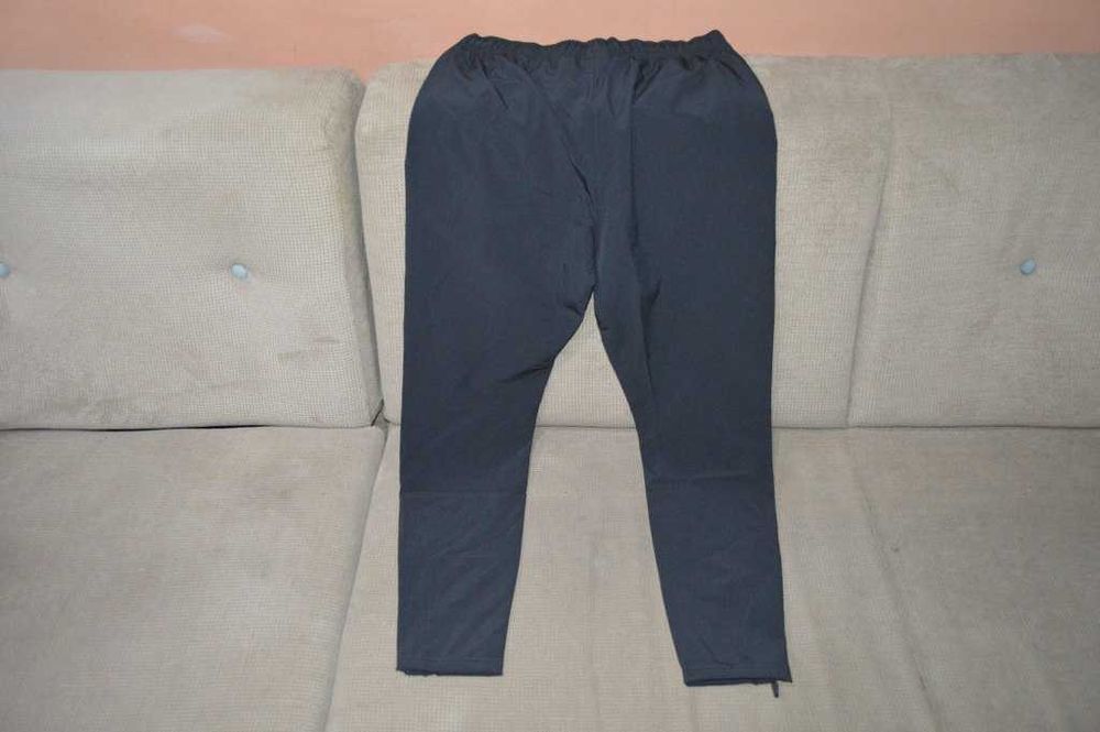 Pantaloni Sport Gymshark Training Joggers – Mărimea XS, Stare Excelentă