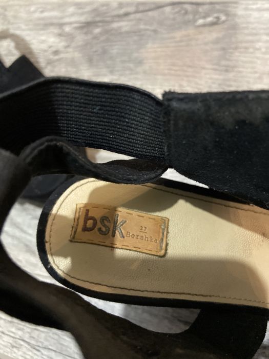 Босоножки BERSHKA 37