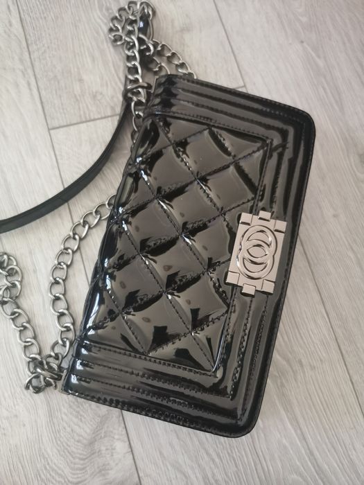 Чанта черна чанта