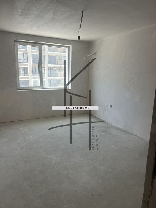 Продава се Двустаен апартамент в Варна, Възраждане 1 - 112 кв.м за 1450 €/кв.м - Снимка #4