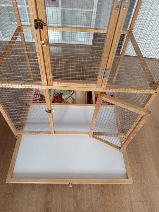 Vand voliera mare pentru pasari / papagali