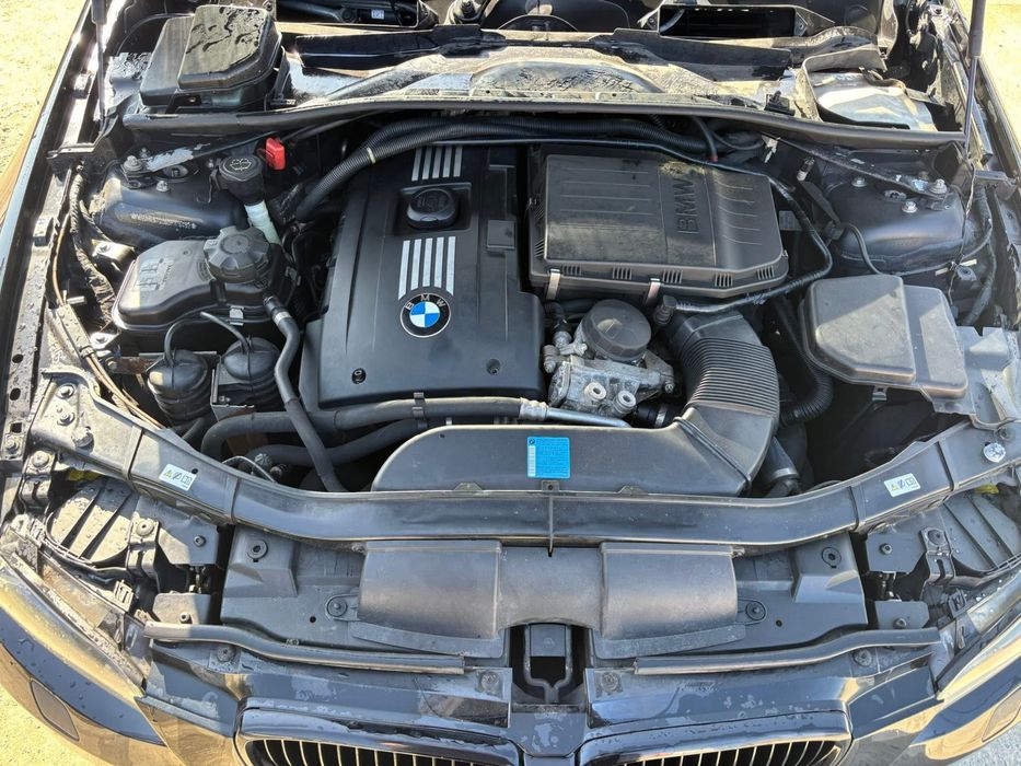 Dezmembrez BMW 335i E92 M-Pachet cutie automata,NAVI Logic 7 Keyless Entry Recaro piele volan M cu padele