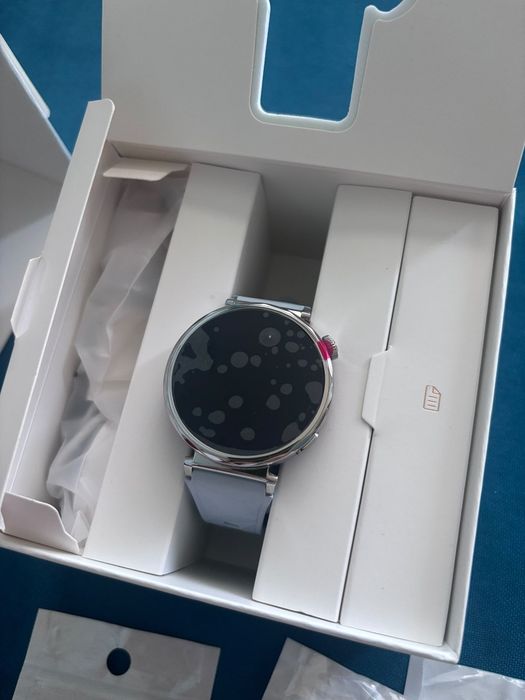 Часовник Huawei gt 5