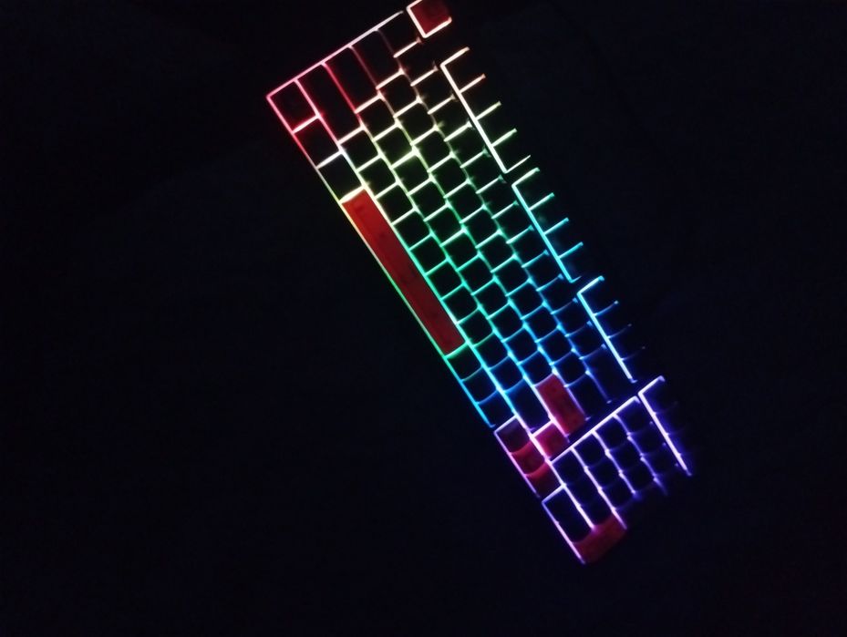 Vând tastatura mecanica de la Marco switchuri roși