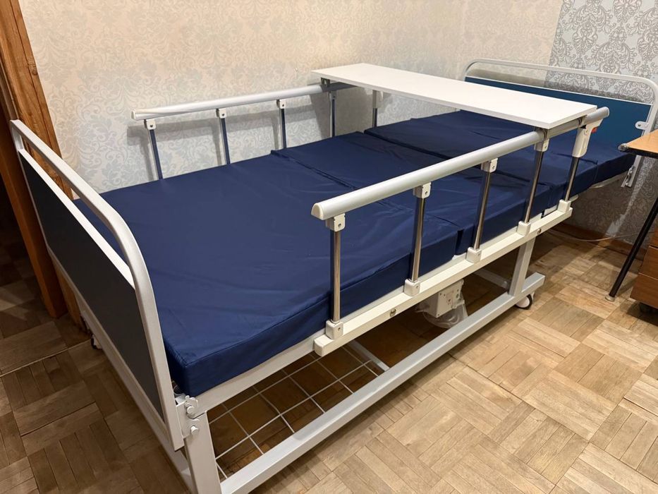 Медицинская функциональная кровать с электроприводом