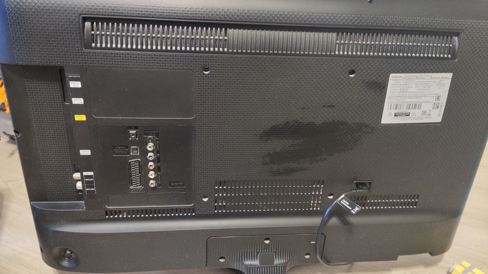 Телевизор Samsung 32"