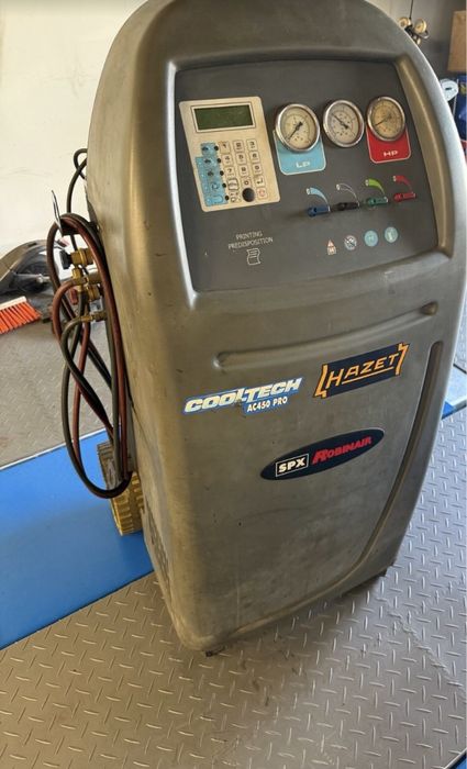 Машина/станция за зареждане на климатици. Фреон R134A. ROBINAIR.