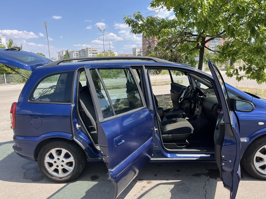 Opel zafira 7 места