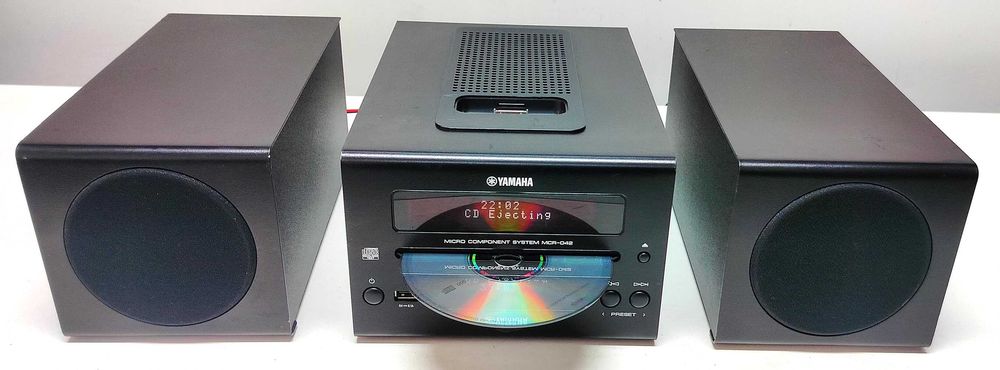 Yamaha MCR 042 amplificator cu CD MP3 USB AUX boxe sunet TOP