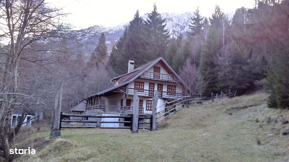 Vanzare Cabana in pitorerscul peisaj din Plaiul Foii, Zarnesti Brasov