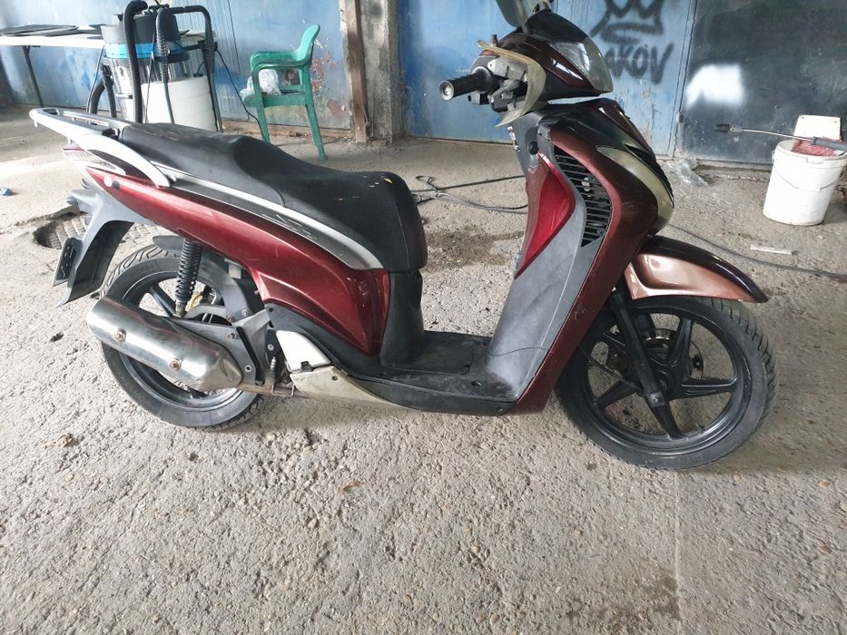 Скутер Honda sh125