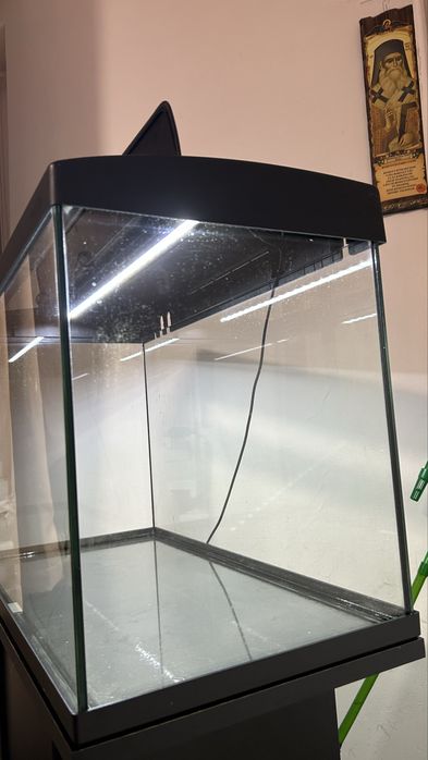 Acvariu 60 litri cu capac si iluminat Led