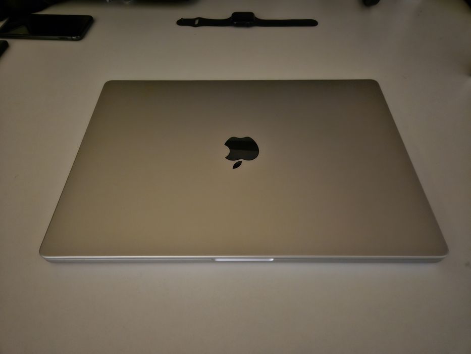 MacBook Pro M1 16 inch - baterie 88% - 16GB RAM - 512GB SSD