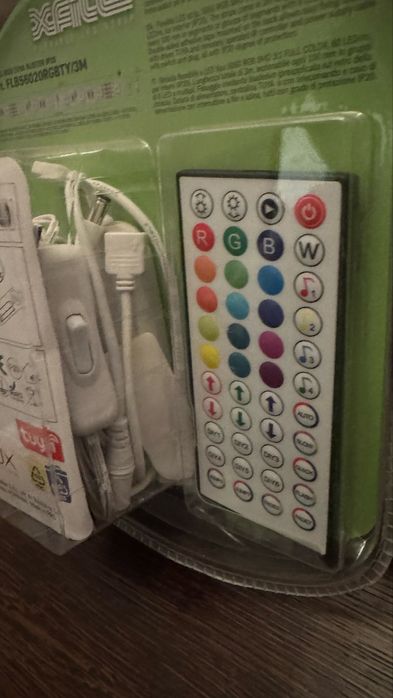 Vand banda led cu telecomada si aplicatie pe telefon