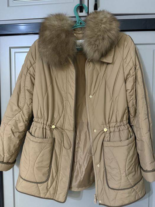 Прадаеться куртка  Lasagrada