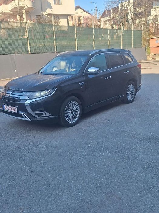 Mitsubishi Outlander Instyle +