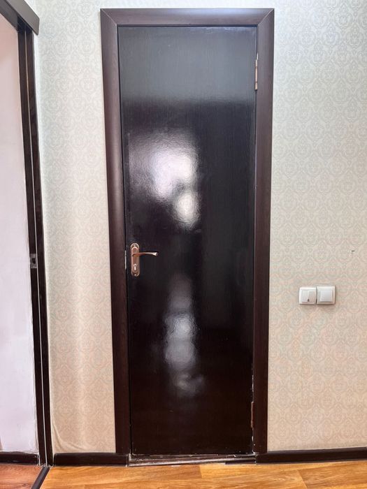 двери наружный и меж комн