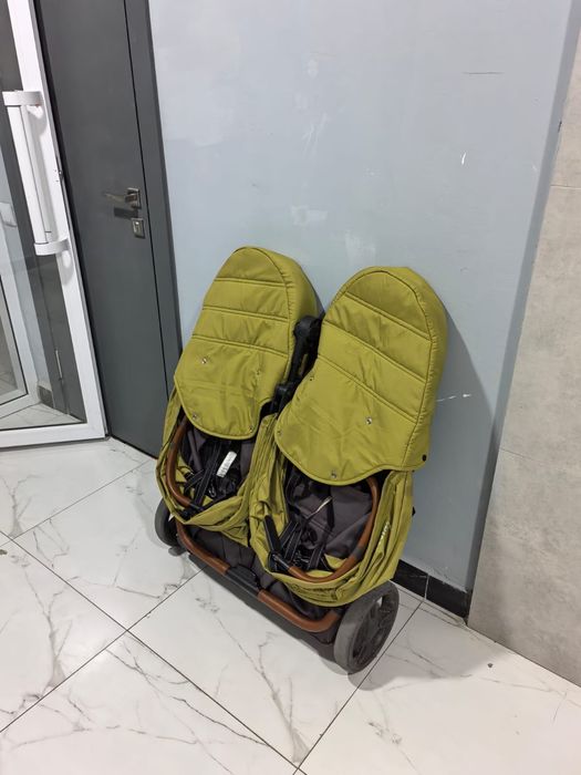 Детская коляска для близнецов